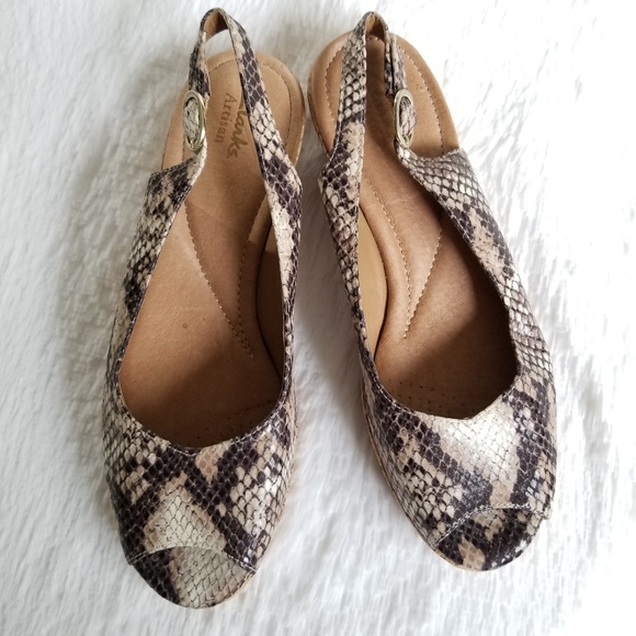 CLARKS | Snake Skin Pattern Wedge Sling Back - Picture 1 of 5